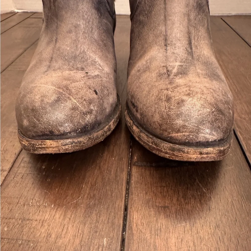 FRYE LINDSAY PLATE 76975 LADIES DISTRESSED LEATHER RIDING BOOTS SIZE 7B FESTIVAL
